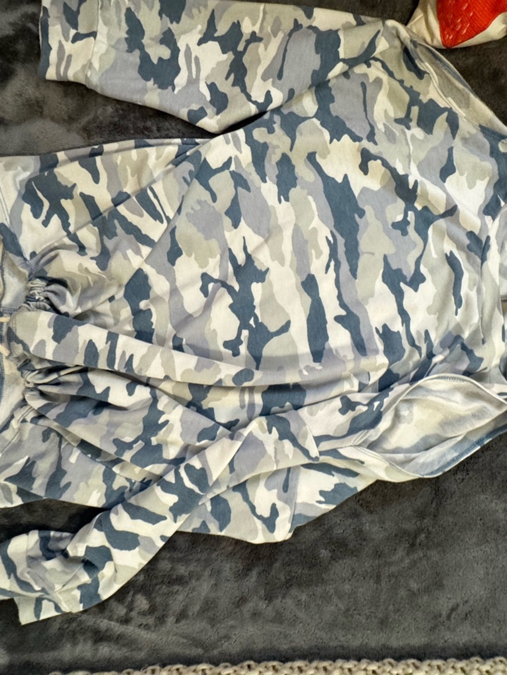 VENUS Light Blue and Gray Camo Pullover